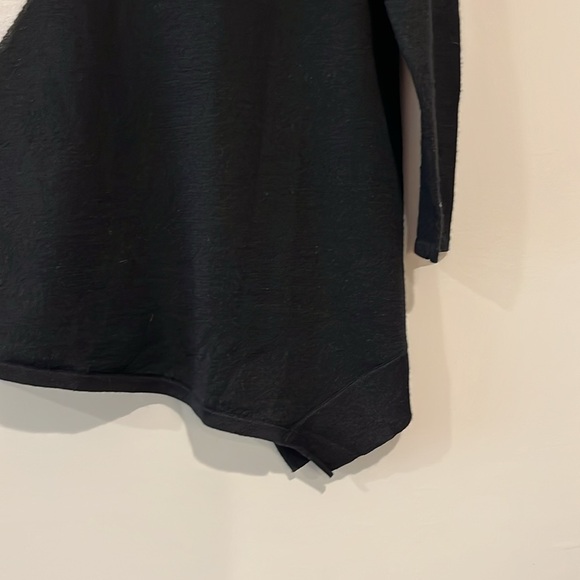 ANN TAYLOR Asymmetrical Wool Crew Sweater Lightweight Black Ivory Women’s Small - Picture 3 of 6
